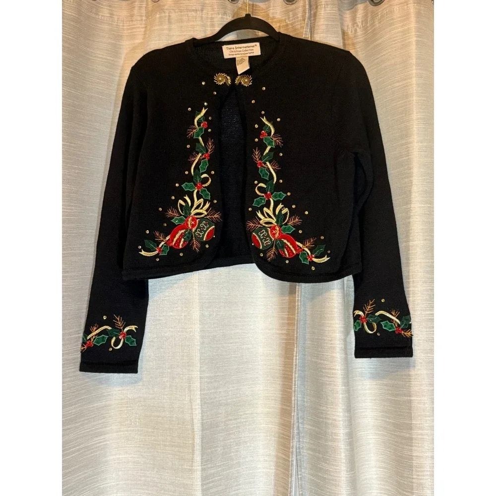 VTG 90s Tiara International Christmas Collection Embroidered Holly Sweater Sz M